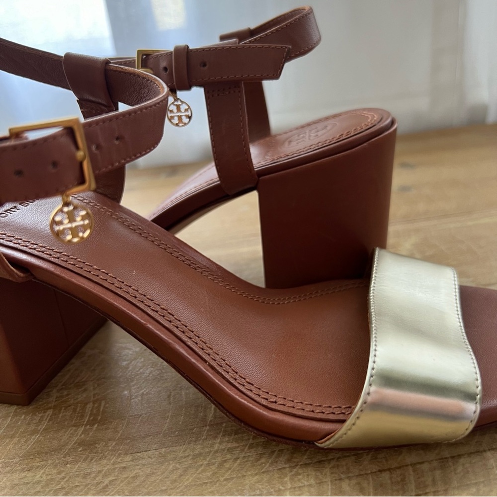 New Tory Burch Laurel Leather Block Heel Sandal Size 7 - Picture 2 of 9